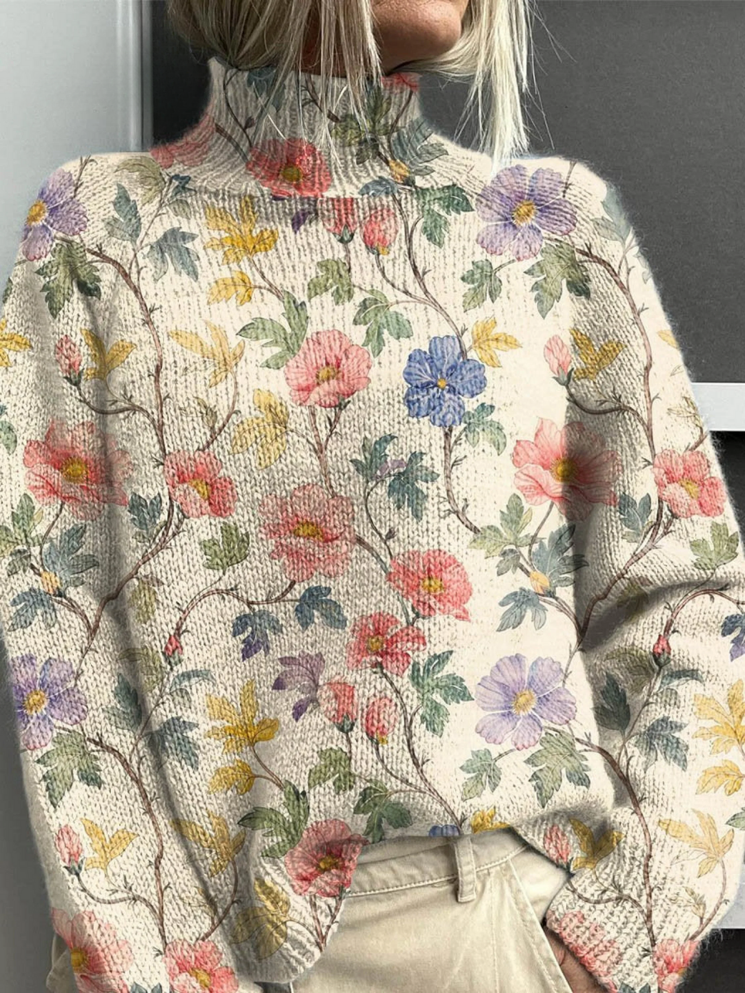 Jarelle | Hermosa Sudadera de Cuello Alto con Flores