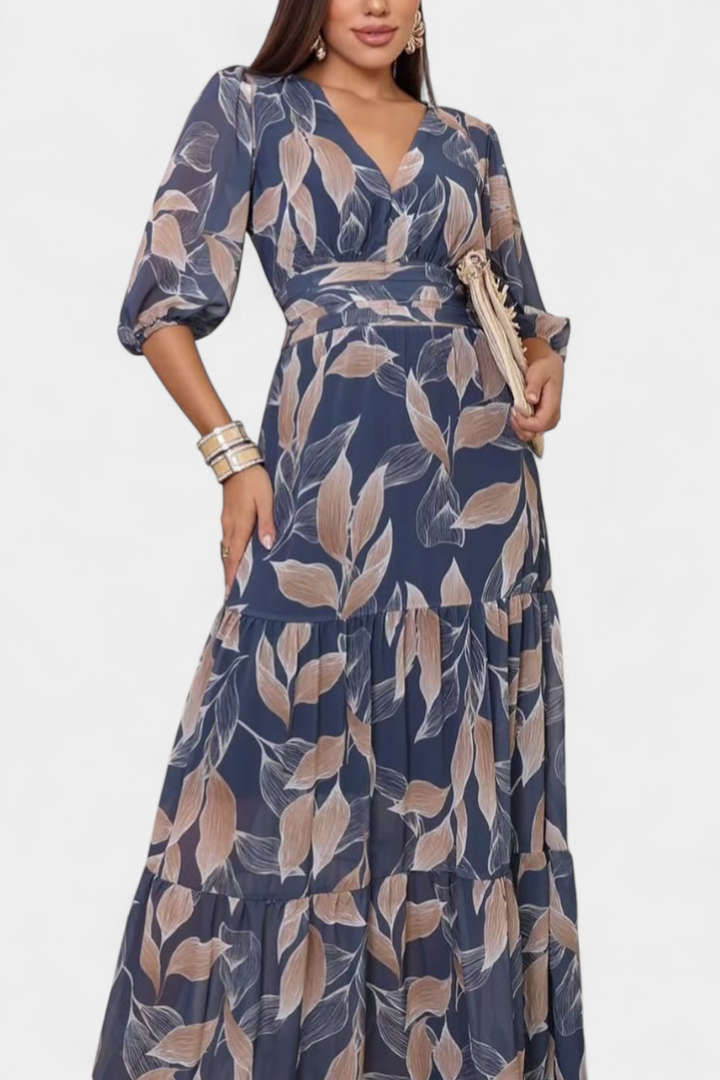 Aísha Vestido Largo Floral con Corte Fluido y Motivo de Hojas