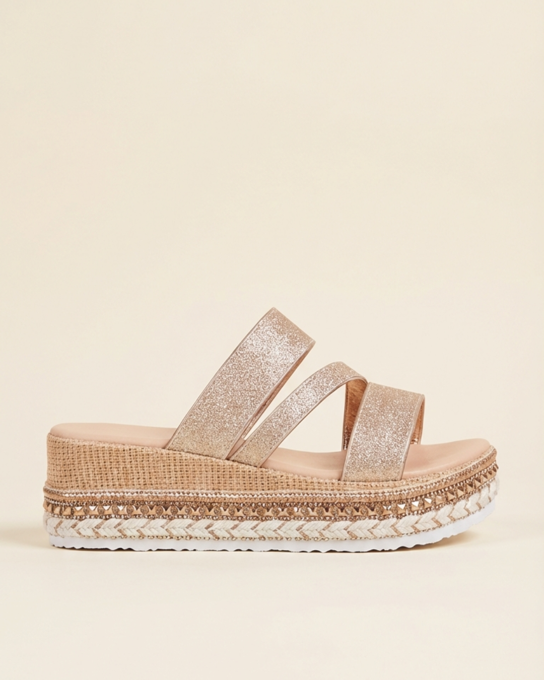Sabela - Elegantes sandalias doradas de cuña