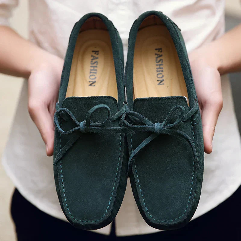 Mocasines casuales de ante para el verano.