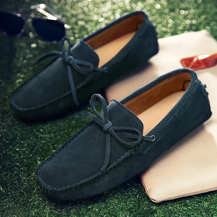 Mocasines casuales de ante para el verano.