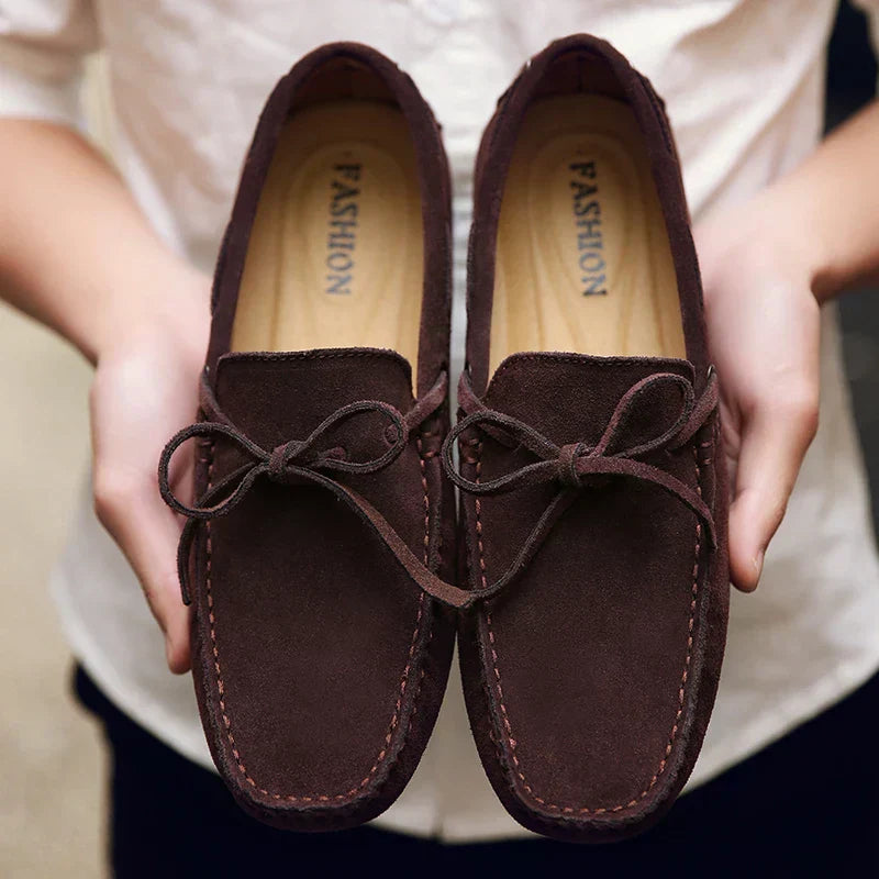 Mocasines casuales de ante para el verano.