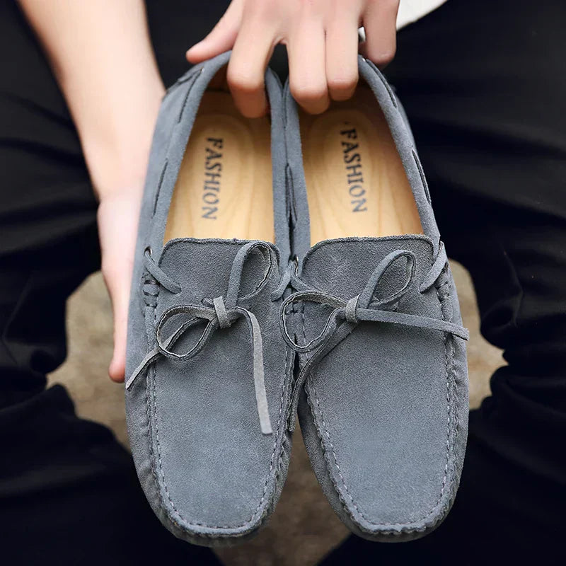 Mocasines casuales de ante para el verano.