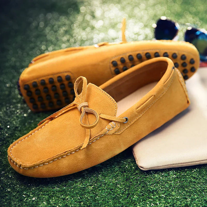 Mocasines casuales de ante para el verano.