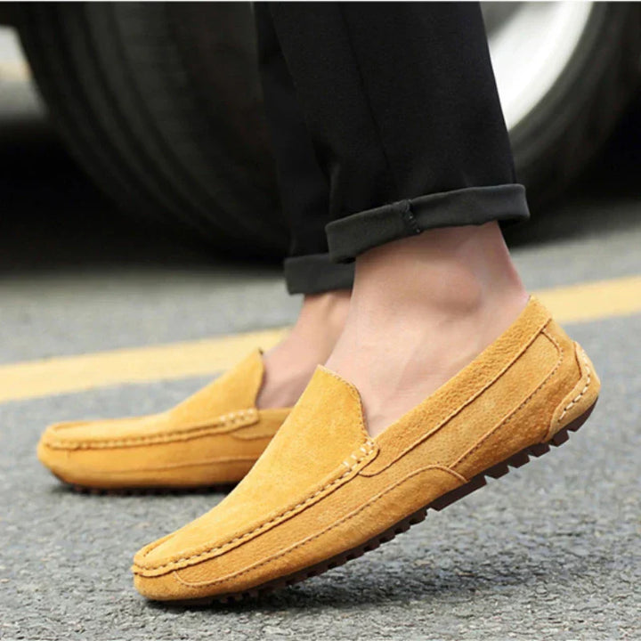 Mocasines elegantes de ante de primera calidad.