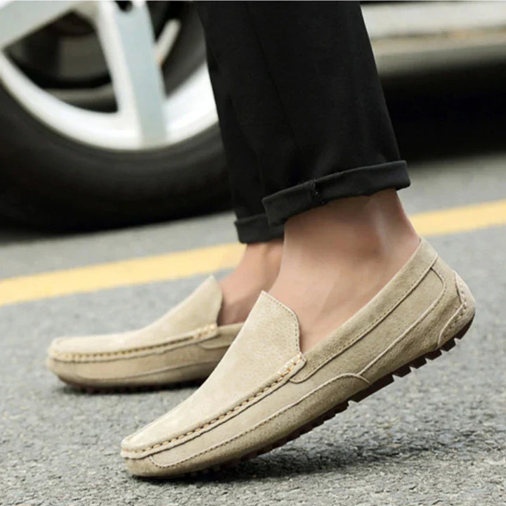 Mocasines elegantes de ante de primera calidad.