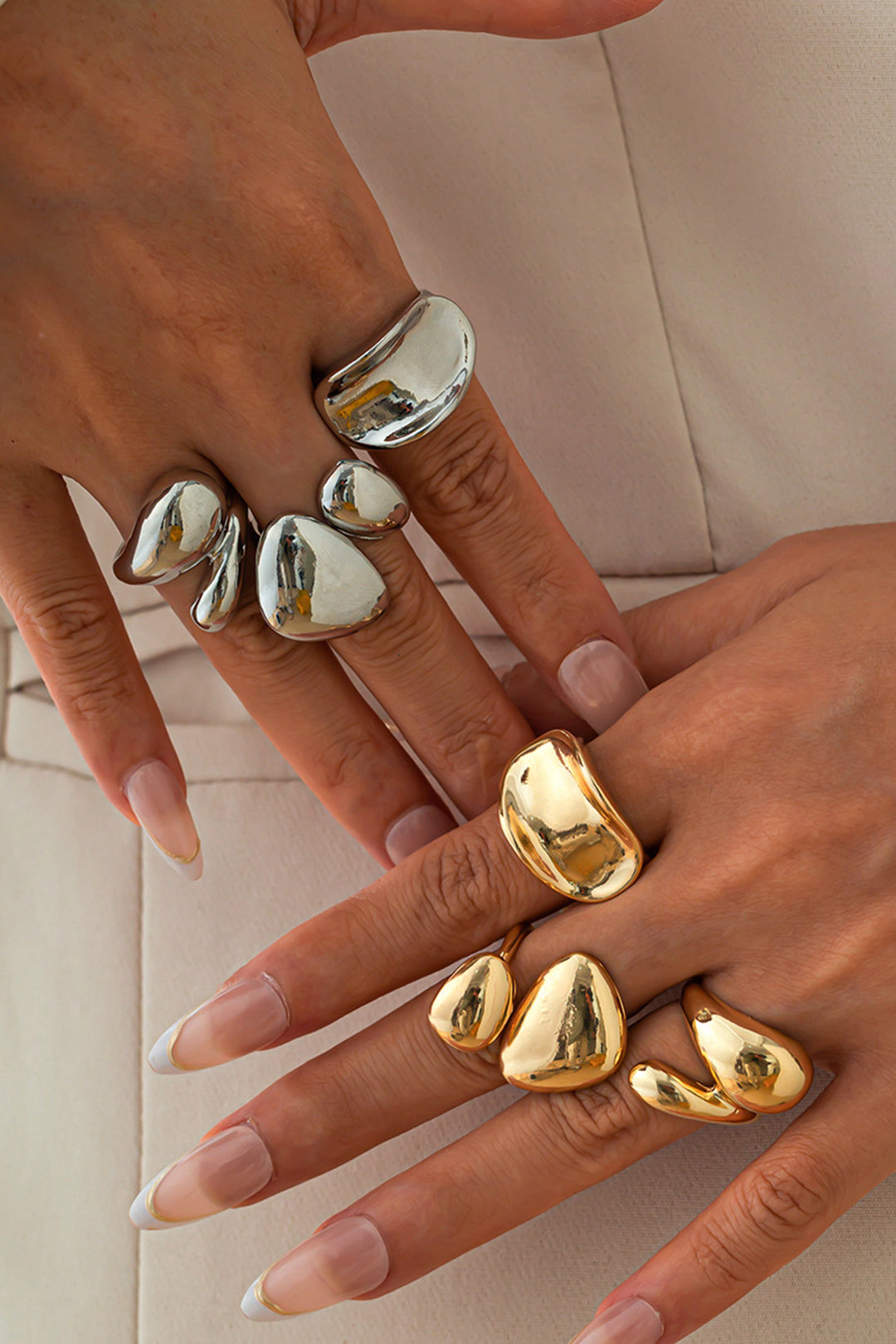 Anillos irregulares de metal