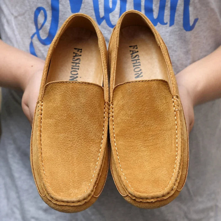 Mocasines elegantes de ante de primera calidad.