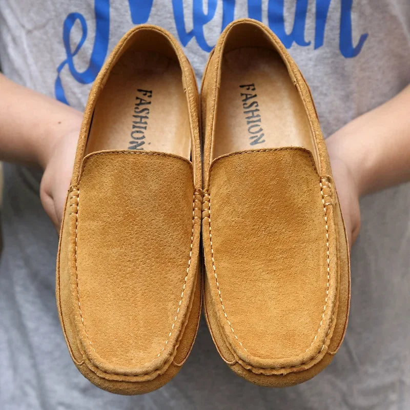 Mocasines elegantes de ante de primera calidad.