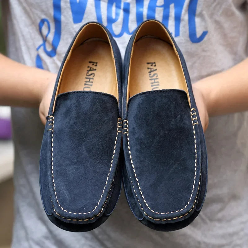 Mocasines elegantes de ante de primera calidad.
