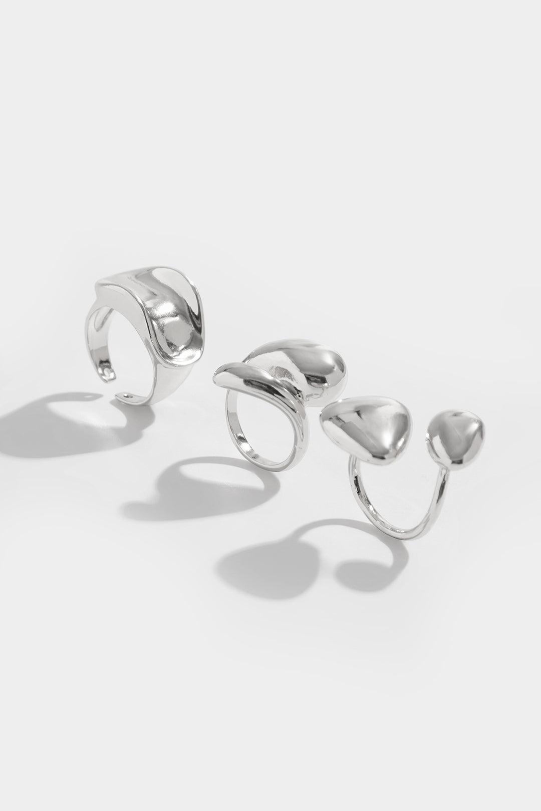 Anillos irregulares de metal