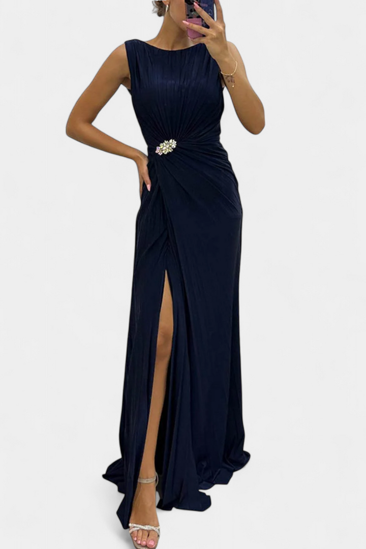 Shiloh Vestido Maxi Plisado con Abertura Lateral y Escote Cruzado