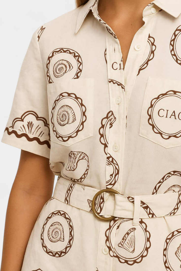 Camiseta Mono Seashell con Detalle de Concha y Botones