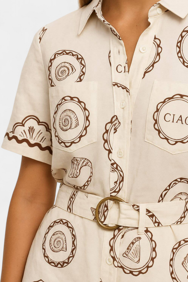 Camiseta Mono Seashell con Detalle de Concha y Botones