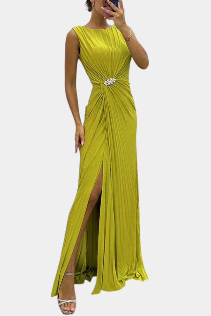 Shiloh Vestido Maxi Plisado con Abertura Lateral y Escote Cruzado