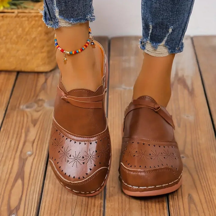 Amelia - Comfortable clogs with artisanal design