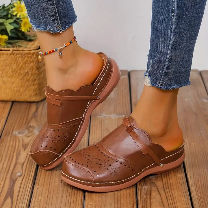 Amelia - Comfortable clogs with artisanal design